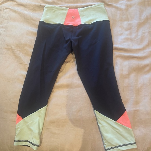 lululemon capri leggings - Picture 3 of 3